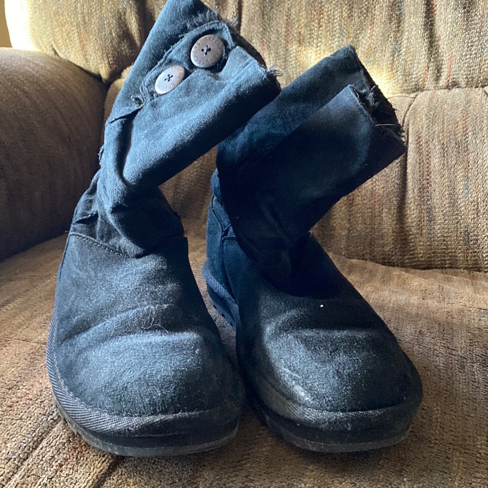 Size 7 Skechers black booties